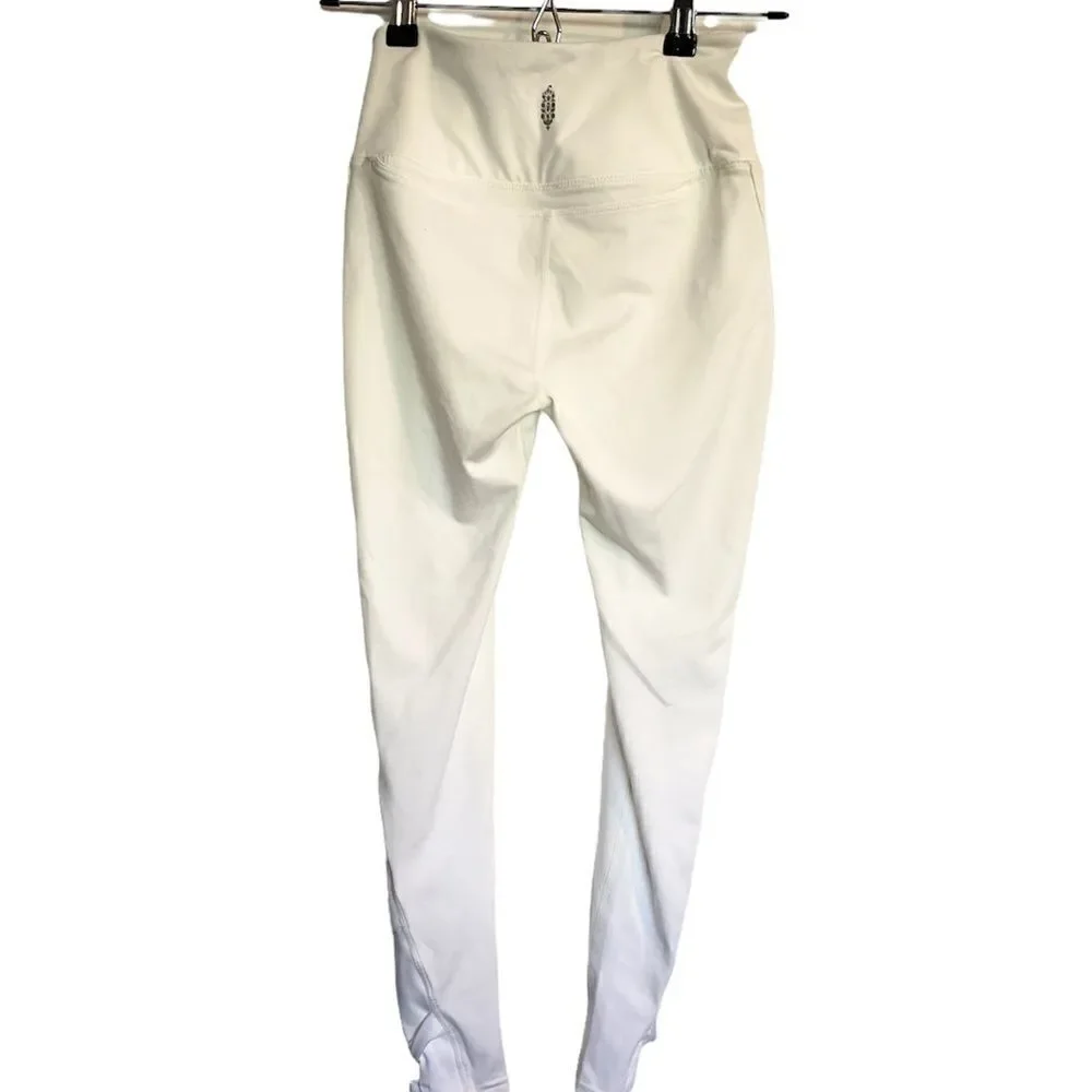 NEW Free People Movement Very Prarie Legging in white .Size XS